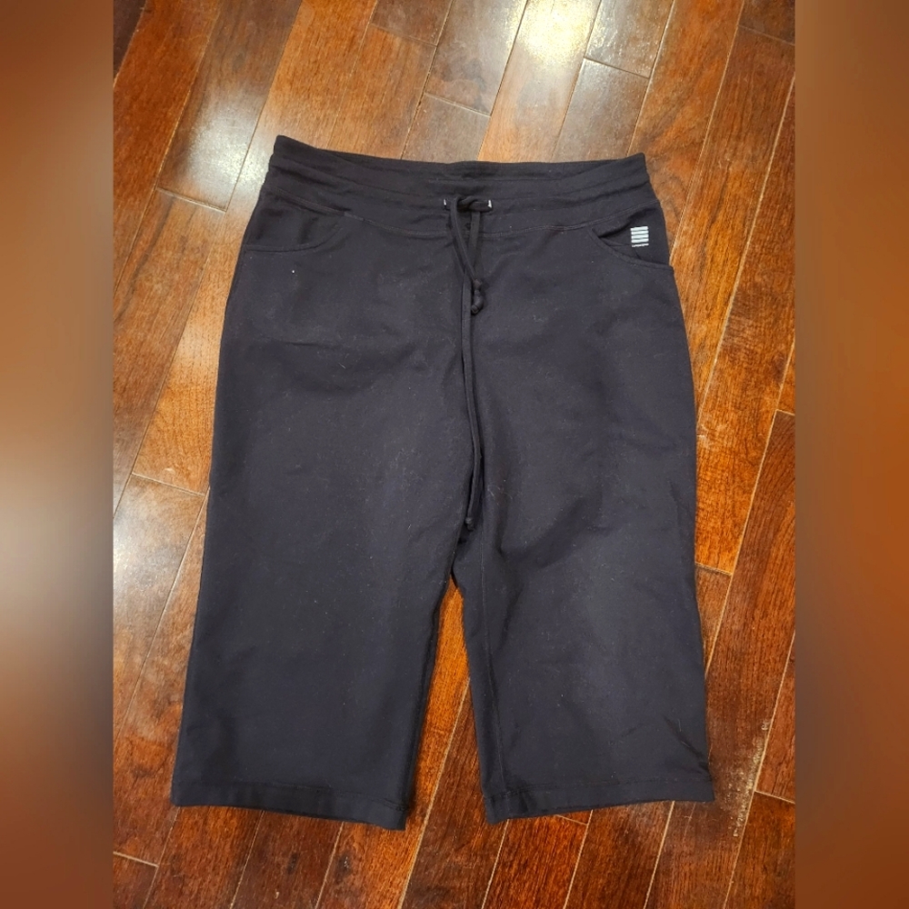 Lands’ End Women’s Capris – Size Medium